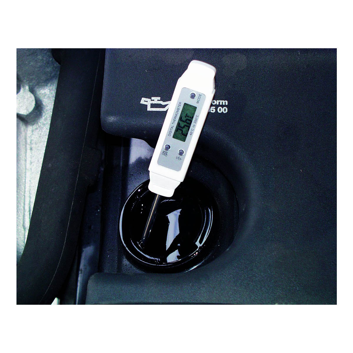 30-1018-digitales-einstich-thermometer-pocket-digitemp-anwendung2-1200x1200px.jpg