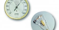 44-2000-analoges-hygrometer-mit-messingring-1200x1200px.jpg