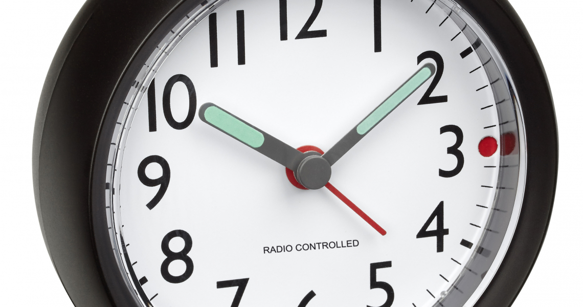 Analogue radiocontrolled alarm clock TFA Dostmann