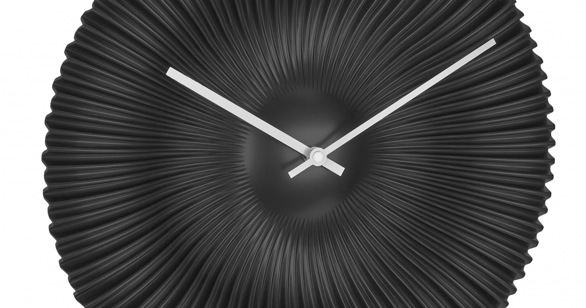 Analogue design radio controlled wall clock ROKOKO TFA Dostmann